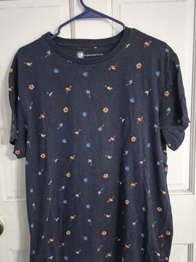 Aéropostale Navy Tropical Print Tee - Men's Large